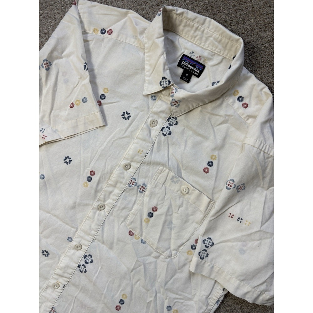 Patagonia Go To Shirt Mens Medium Cream Short Sleeve Button Up Organic Cotton